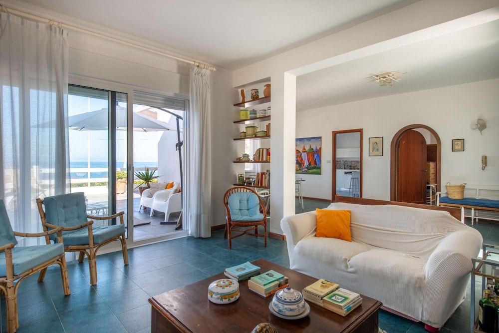 Seaview Villa In Mongerbino by Wonderful Italy — 4-Star Luxury Hotel in Santa Flavia, Italy