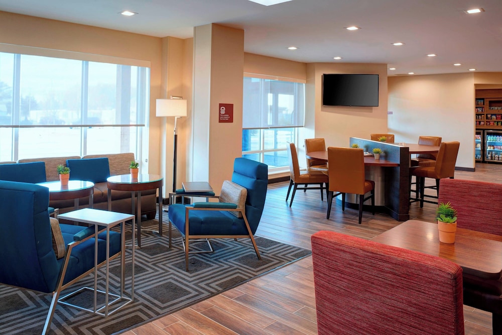 TownePlace Suites by Marriott Grand Rapids Airport - photo 3