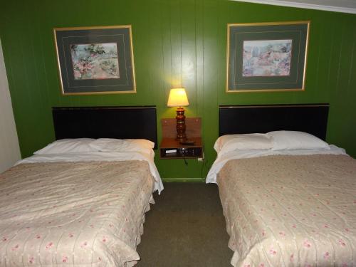 Capital O Sparta Motel Near Carbondale - photo 13