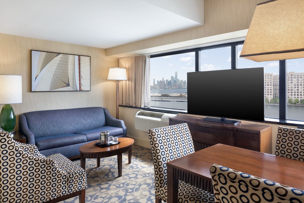 Sheraton Lincoln Harbor Hotel - photo 23