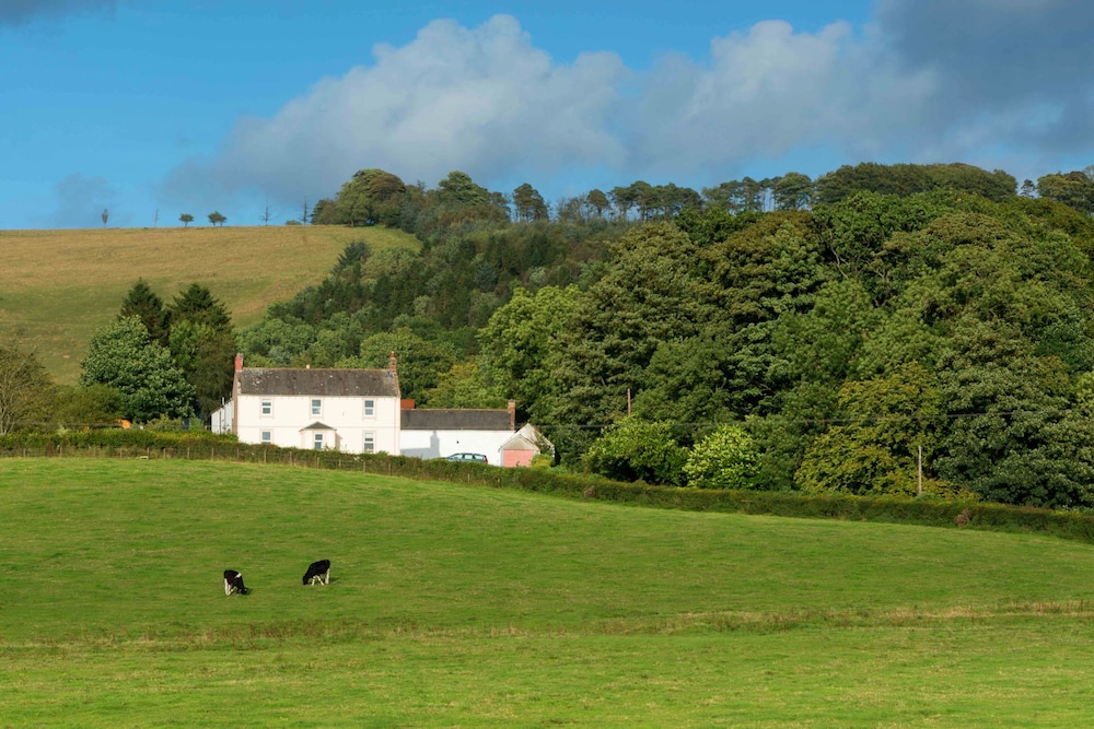 Bishopcleugh Guest House — 4-Star Luxury Hotel in Lockerbie, United Kingdom