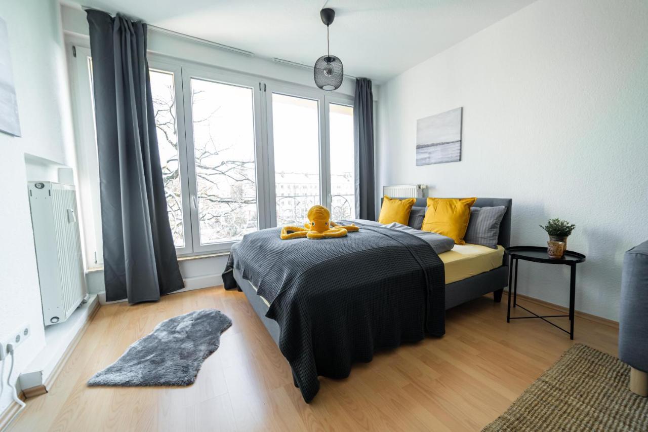 FullHouse Chemnitz HS46 3 Bedrooms SmartTV — 4-Star Luxury Hotel in Chemnitz, Germany