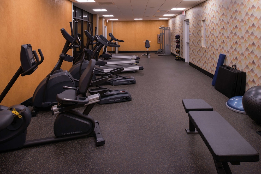DoubleTree by Hilton Raleigh Crabtree Valley - photo 21