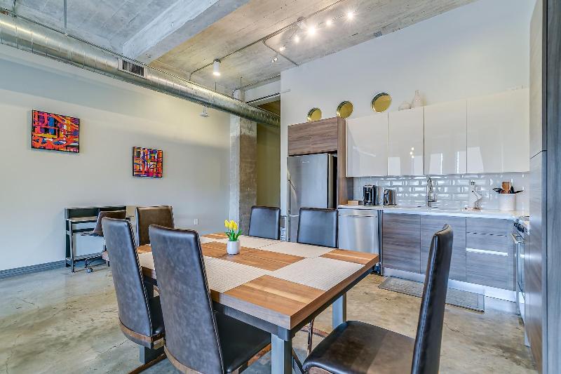 Luxury Downtown Dallas Stay by Amyfinehouse - photo 234