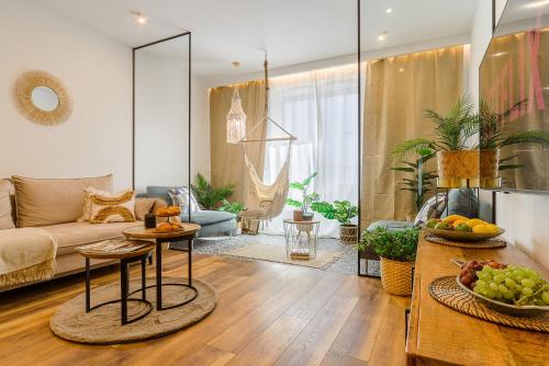 Lumina premium apartments with parking Manufactura — 5-Star Luxury Hotel in Lodz, Poland