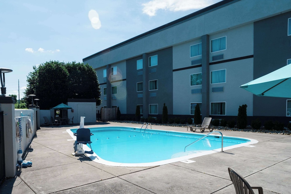 Sleep Inn & Suites Knoxville West - photo 80