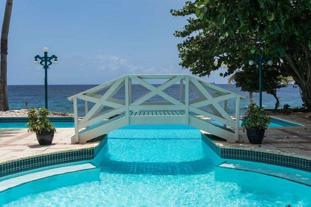 Sirena Bay Estate — 4-Star Luxury Hotel in Willemstad, CURAÇAO