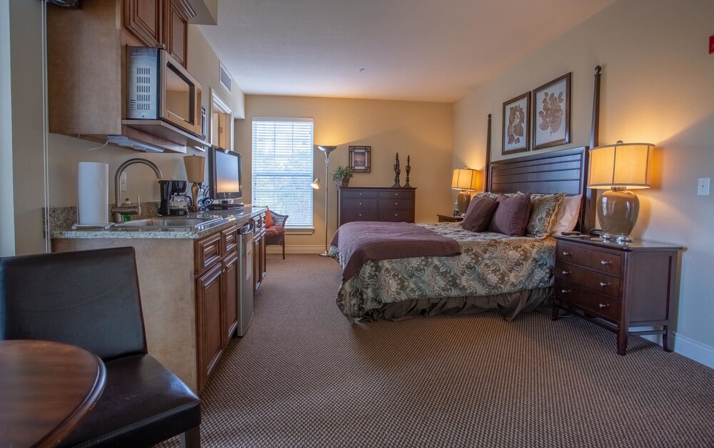 Cozy Holiday Getaway Branson Condo 3 Mi To Dtwn — 4-Star Luxury Hotel in Branson, United States