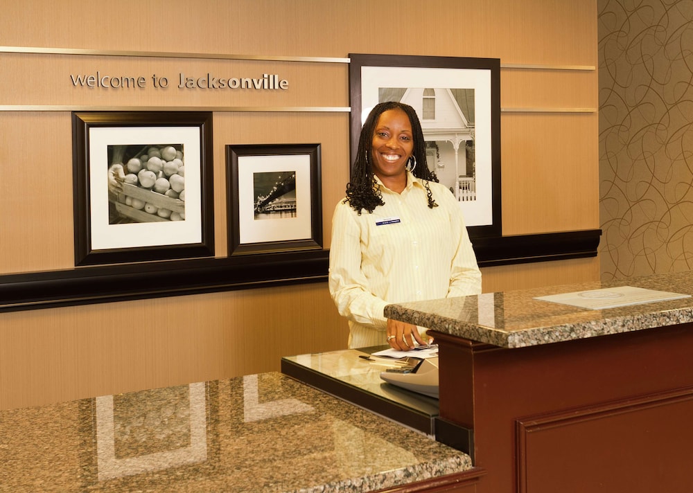 Hampton Inn Suites Jacksonville Airport - photo 7