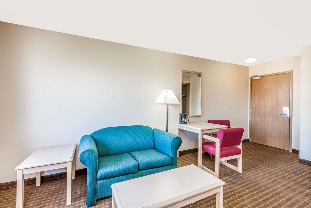 Super 8 by Wyndham Liverpool Clay Syracuse Area - photo 9
