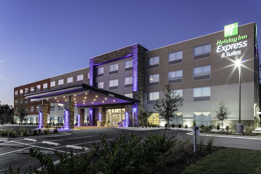 Holiday Inn Express & Suites Wilmington West Medical Park by IHG in Wilmington, United States