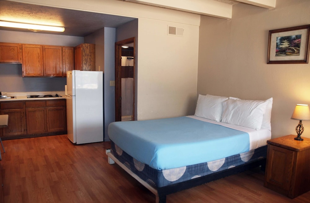 The Oakwood Inn - photo 17