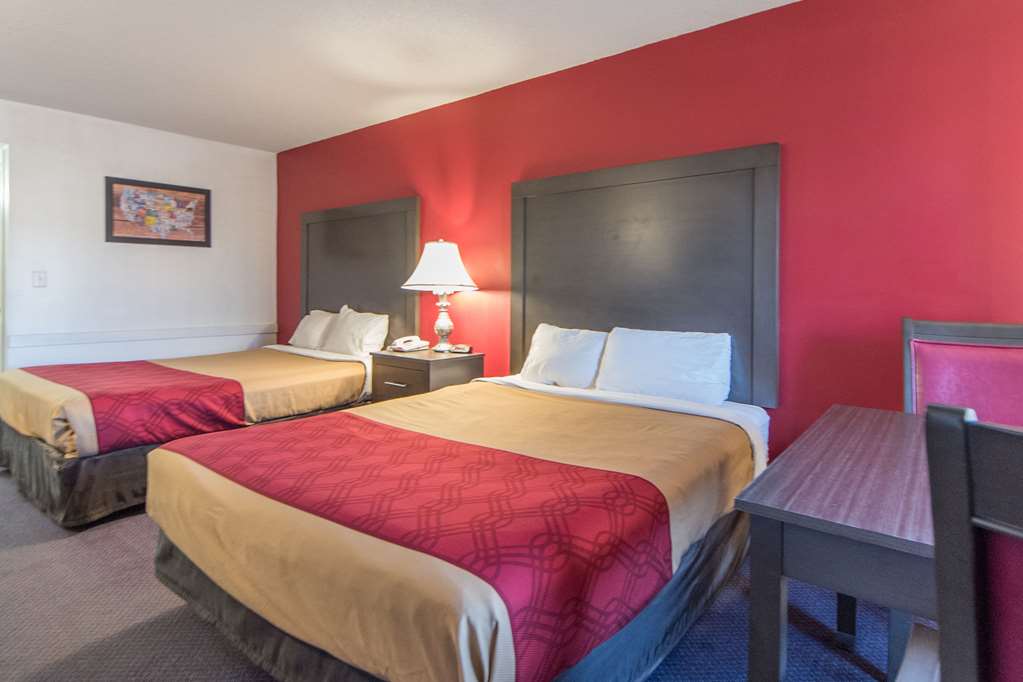 Econo Lodge Ruther Glen - photo 18