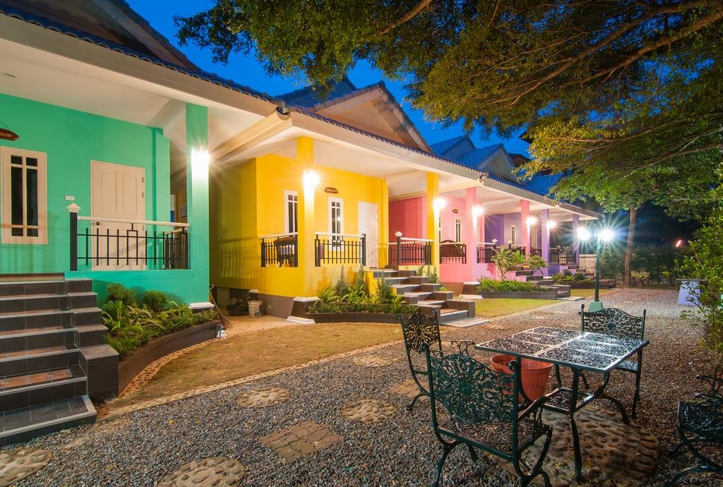 Tum Baan Suan ตุ่มบ้านสวน in Chanthaburi, Thailand