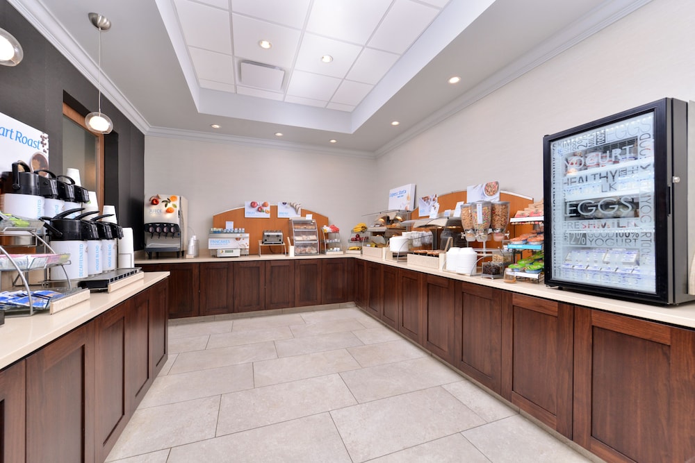 Holiday Inn Express St. Louis West O'Fallon by IHG - photo 49