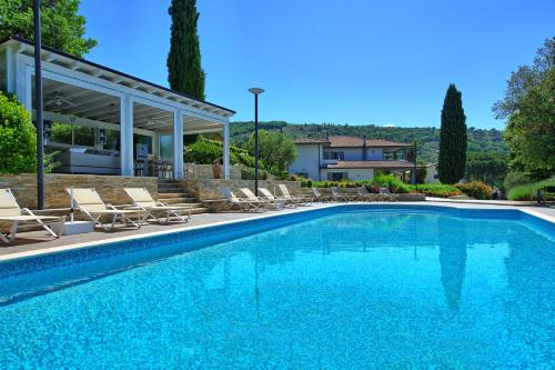 Casa White by PosarelliVillas — 4-Star Luxury Hotel in Castiglion Fiorentino, Italy