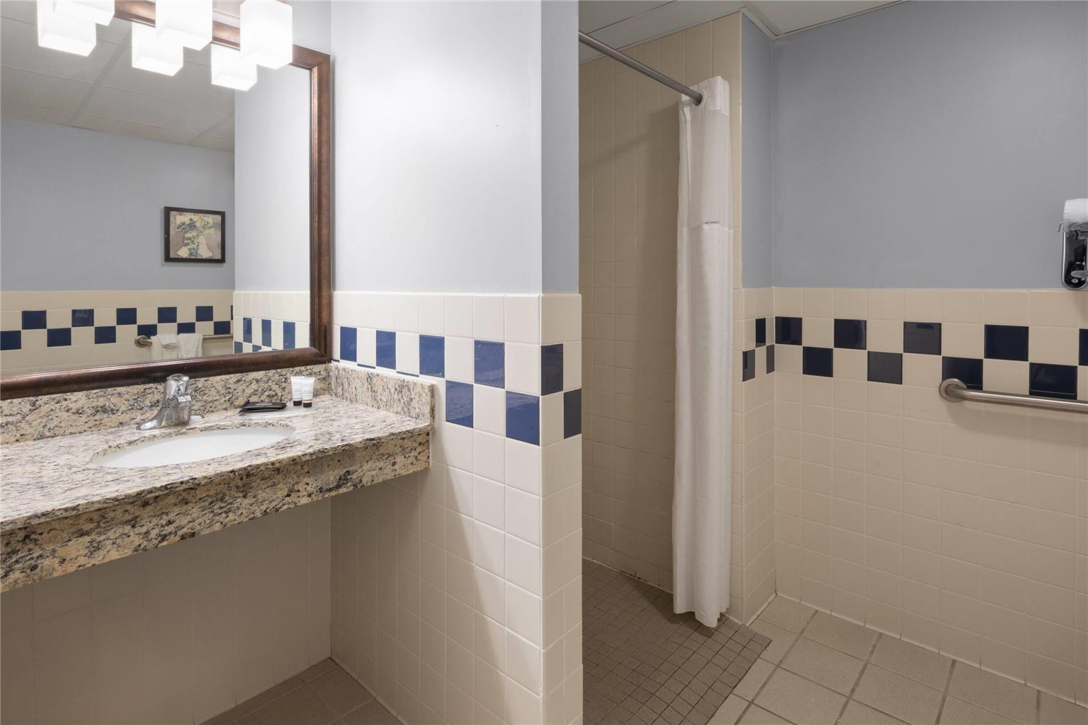 AmericInn by Wyndham Douglas Saugatuck - photo 35