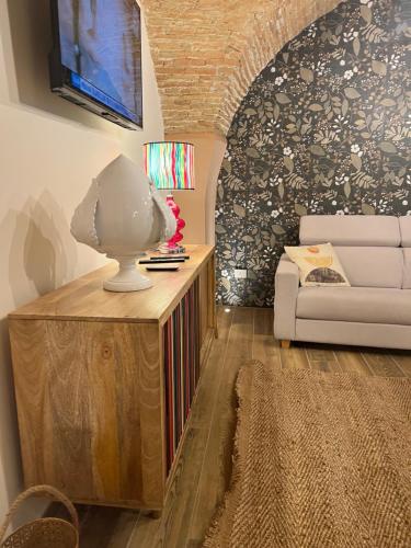 Le Dimore Del Gufo Royal Suite — 4-Star Luxury Hotel in Venosa, Italy