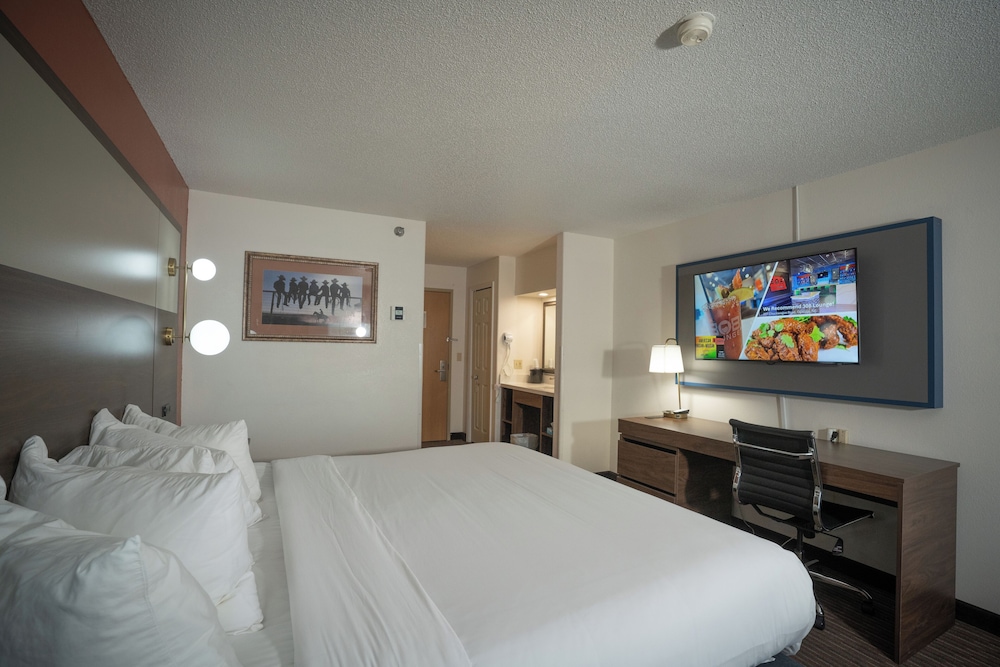 AmericInn by Wyndham Ogallala - photo 13