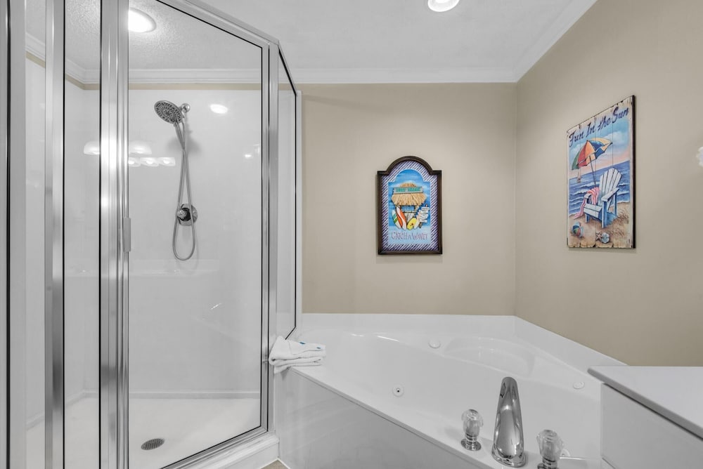Majestic Beach Towers 2 1305 - photo 19