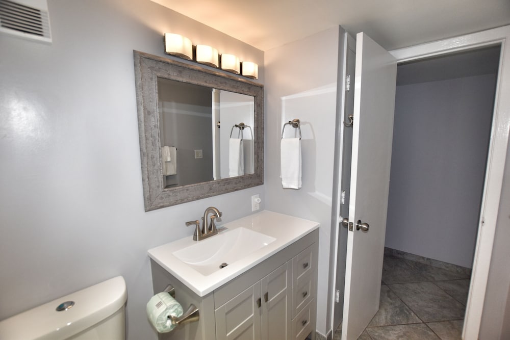 0212 Waters Edge Resort 3 Bedroom Condo by RedAwning - photo 30