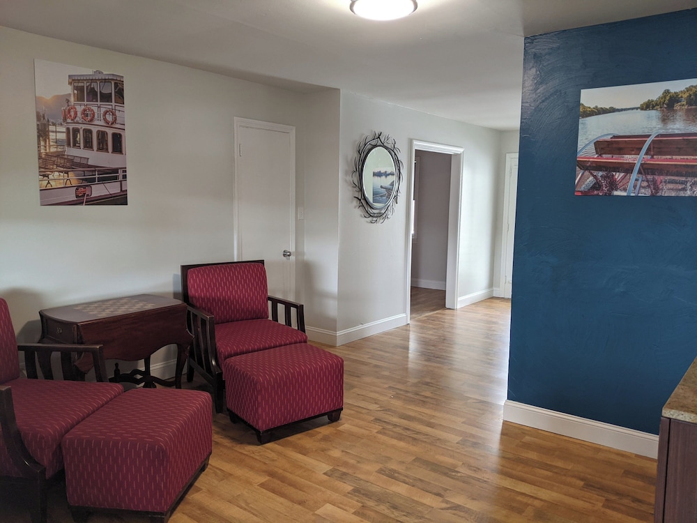 Riverboat Inn and Suites - photo 18