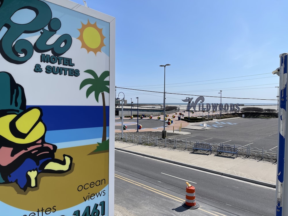 Rio Motel and Suites - photo 38