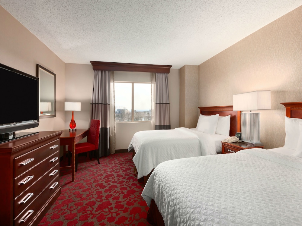Embassy Suites by Hilton Dulles Airport - photo 14