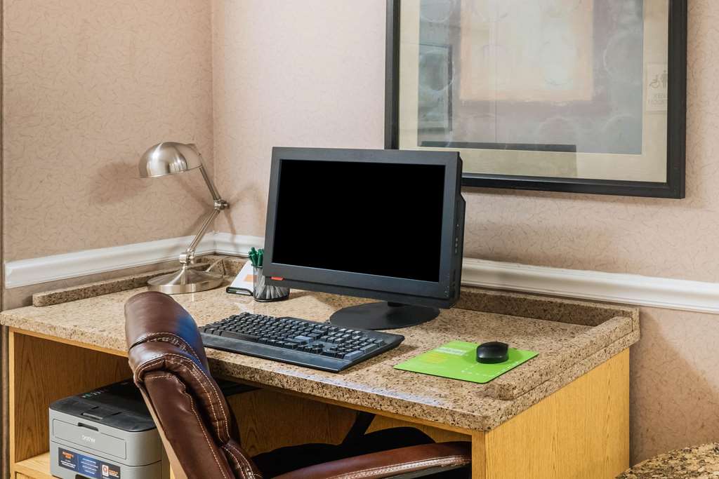 La Quinta Inn & Suites by Wyndham Nashville Franklin - photo 30