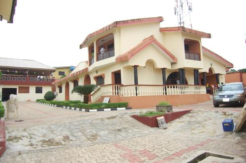 Ibisun Hotel & Suites