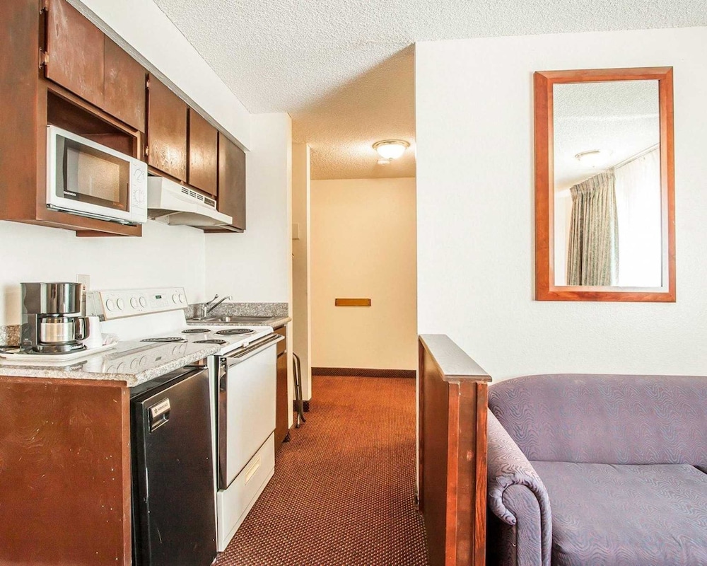 Rodeway Inn & Suites Portland West Beaverton - photo 21