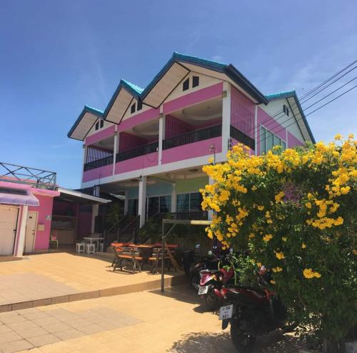 Puttaraksa kohlarn - carbon neutral hotel in Pattaya