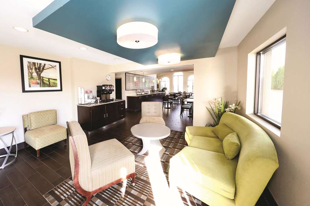 La Quinta Inn by Wyndham Sandusky near Cedar Point - photo 3