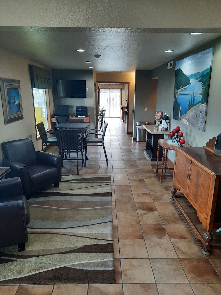 RiverTree Inn & Suites - photo 22
