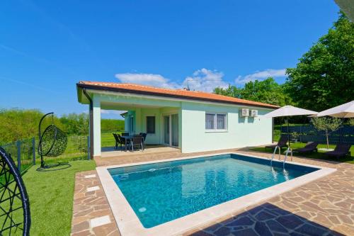 Holiday Home Petar by Rent Istria — 4-Star Luxury Hotel in Buje, Croatia