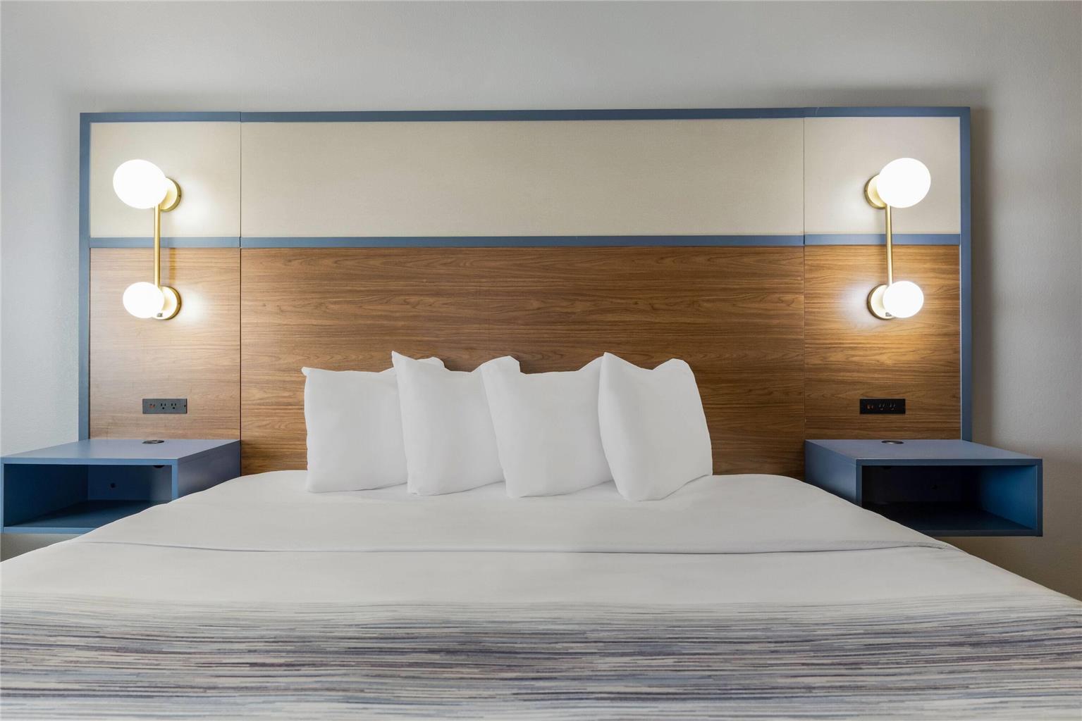 AmericInn by Wyndham Chamberlain Conference Center - photo 18