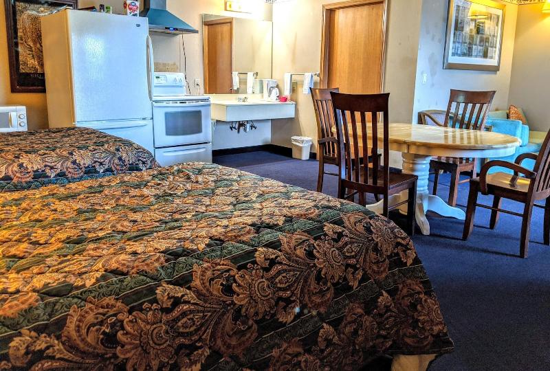 Knights Inn Thomson - photo 17