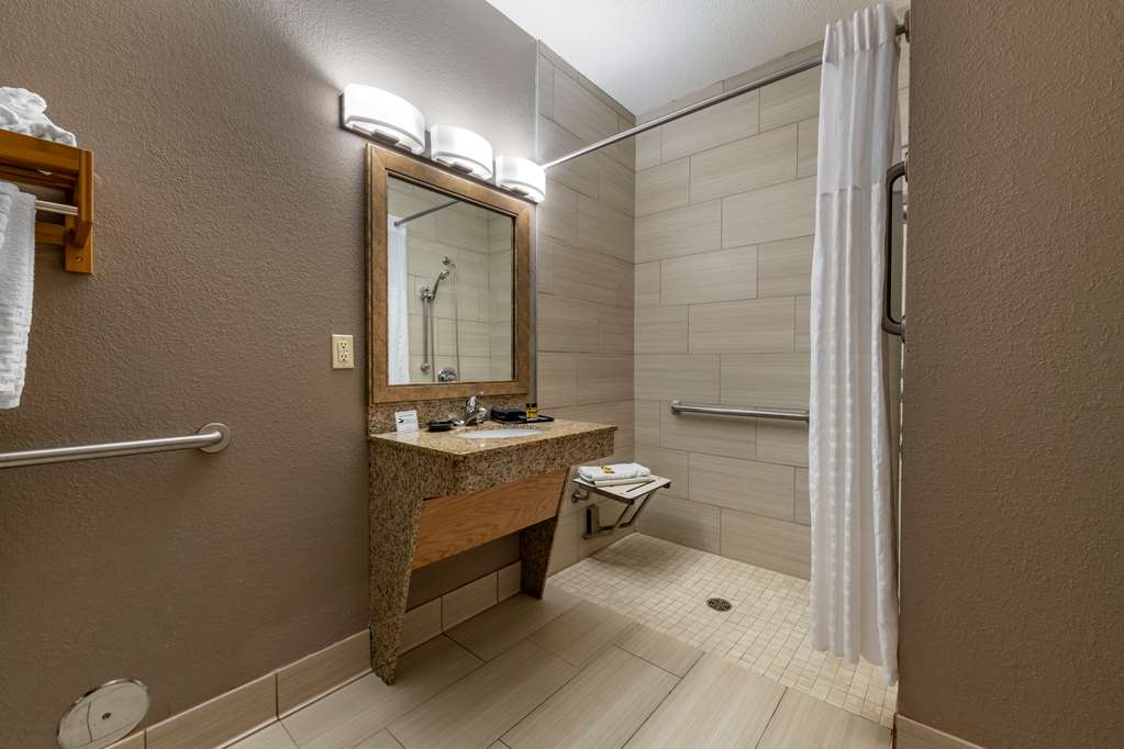 Best Western Plus Chelsea Hotel - photo 36