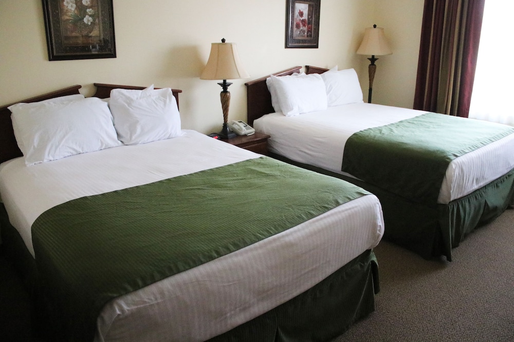 Edgewood Hotel & Suites - photo 7