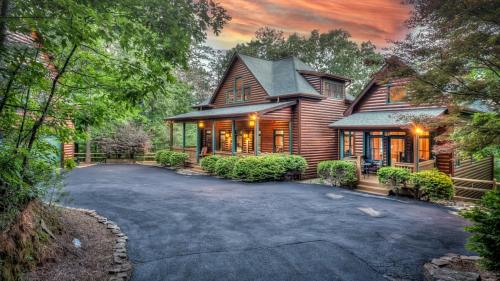 Memory Maker in Blue Ridge, United States