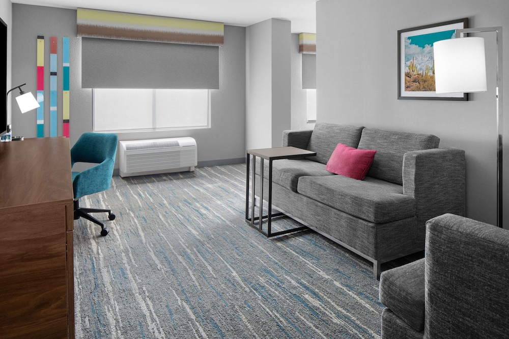 Hampton Inn Phoenix Biltmore - photo 15