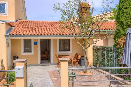 Apartment Nikola — 4-Star Luxury Hotel in Medulin, Croatia