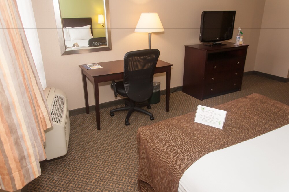 Windemere Hotel & Conference - photo 12