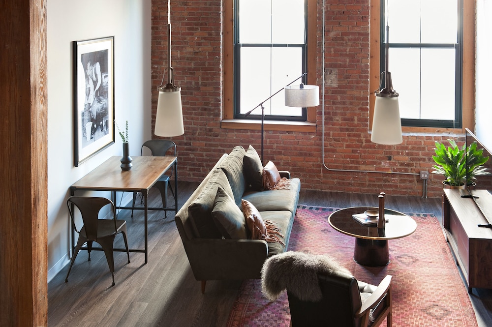 Bright South Loop Suites by Sonder - photo 7