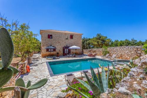 Villa Ira — 4-Star Luxury Hotel in Katastarion, Greece