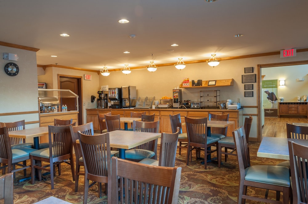 Country Inn & Suites by Radisson Milwaukee Airport WI - photo 28