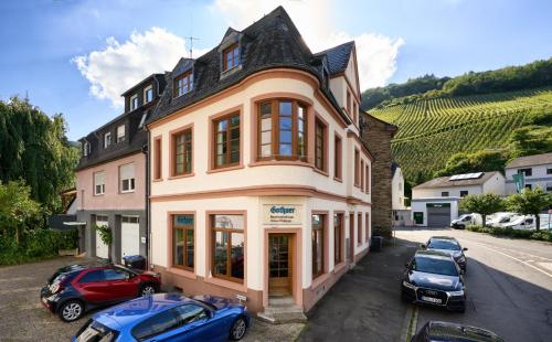Bg Living Hosting Grozugiges Ferienhaus An Der Mosel In Traben Trarbach Top Lage Bis 16 Personen Parkplatz Wlan Netflix — Traben Trarbach