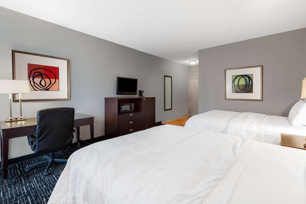La Quinta Inn & Suites by Wyndham Lumberton - photo 14