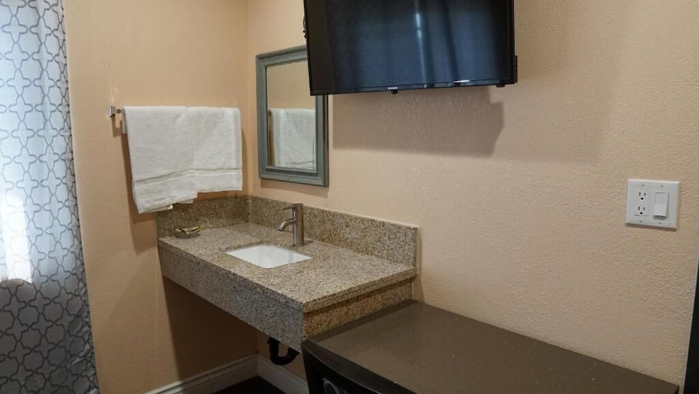 Holly Crest Hotel Los Angeles LAX Airport - photo 11