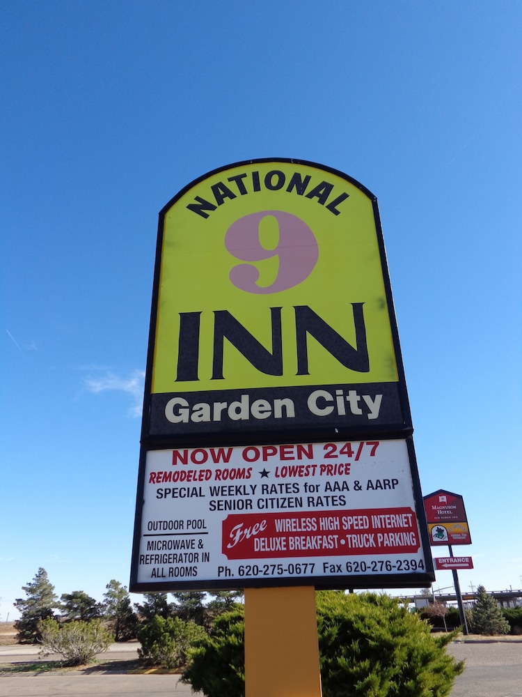 National 9 Inn Garden City - photo 15